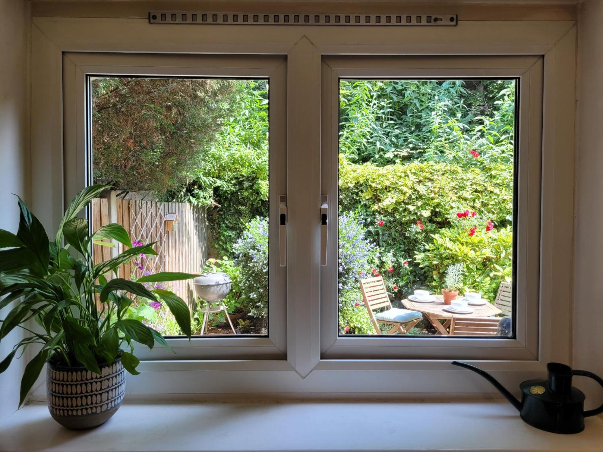 Lovely 1 Bed Flat With Private Garden And Easy Access To * Londra